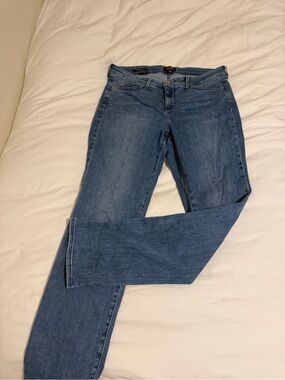 Mid Wash Women’s Jeans